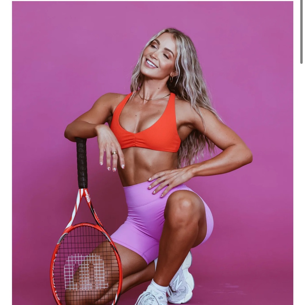 NWT Cara Loren: RUCHED CROSS BACK RIBBED BRA - BERRY RED

Sold out online